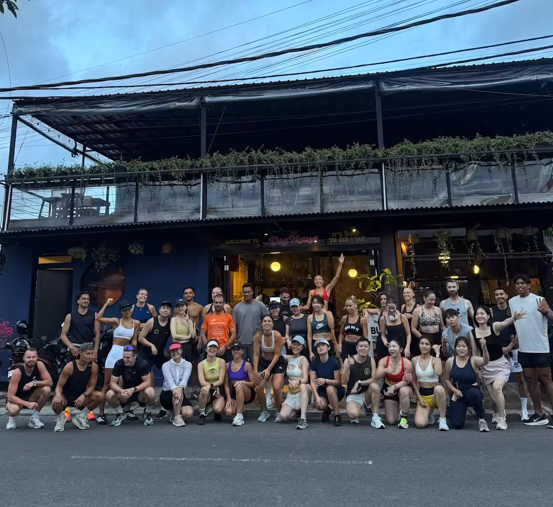 Rise and Run gathering before the Thursday morning run
